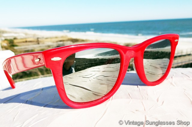 red wayfarer glasses