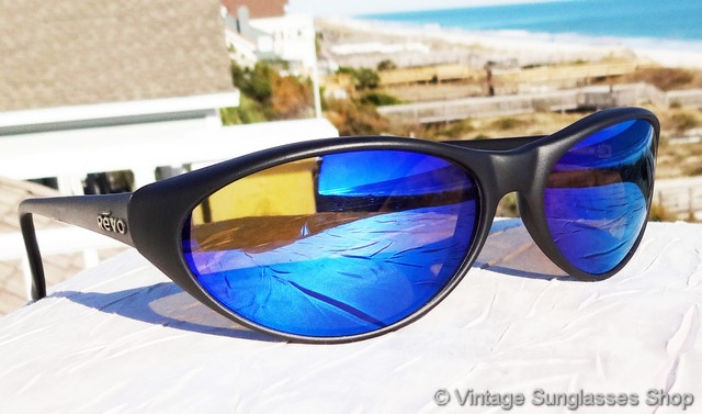 公式】 取寄 レボ ビンテージ ラップ サングラス Revo Vintage Wrap Sunglasses Crystal H2O Blue 