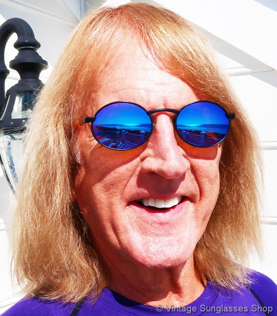 Revo 962 001 Oval Blue Mirror Sunglasses display picture 1