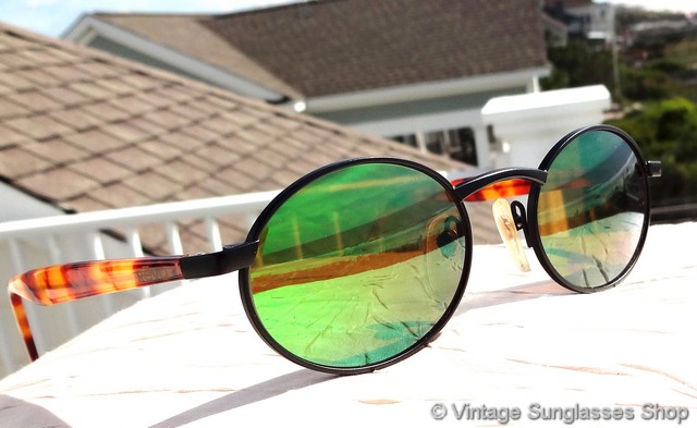Revo Sunglasses Green Lense Tortoiseshell Temples. Pre-owned excellent condition Revo 1106 001 Small Oval Green Mirror Sunglasses main image 3