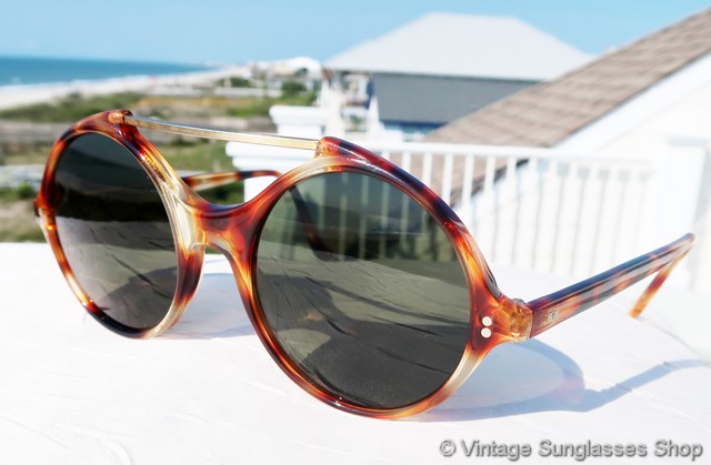 Vintage Versace Tortoise Shell Gradient Sunglasses Versace Tortoise Cat Eye Frame / Brown Gradient Lenses  main image 2