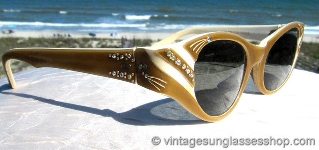 Vintage 1950s Cabana TS-4508J Rhinestone Sunglasses display picture 3