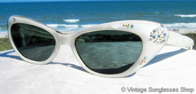 1950\'s Vintage Elegant White Lucite? Sunglasses with Black Medical Lenses RARE 1950 main image 4